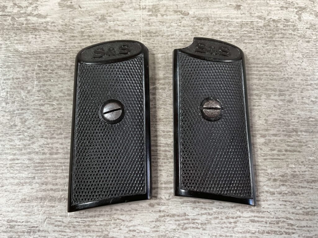SAUER 1913 BLACK PLASTIC GRIPS