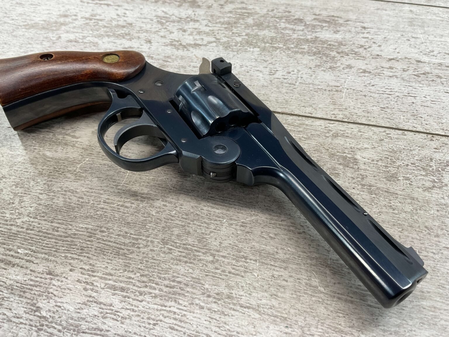 H&R 999 2-Piece Compact Wood Checkered Grips With Custom Medallion - For Harrington & Richardson Handgun
