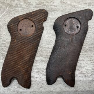 FINNISH LUGER RIGHT P08 GRIP, WWII #5-04009-PF