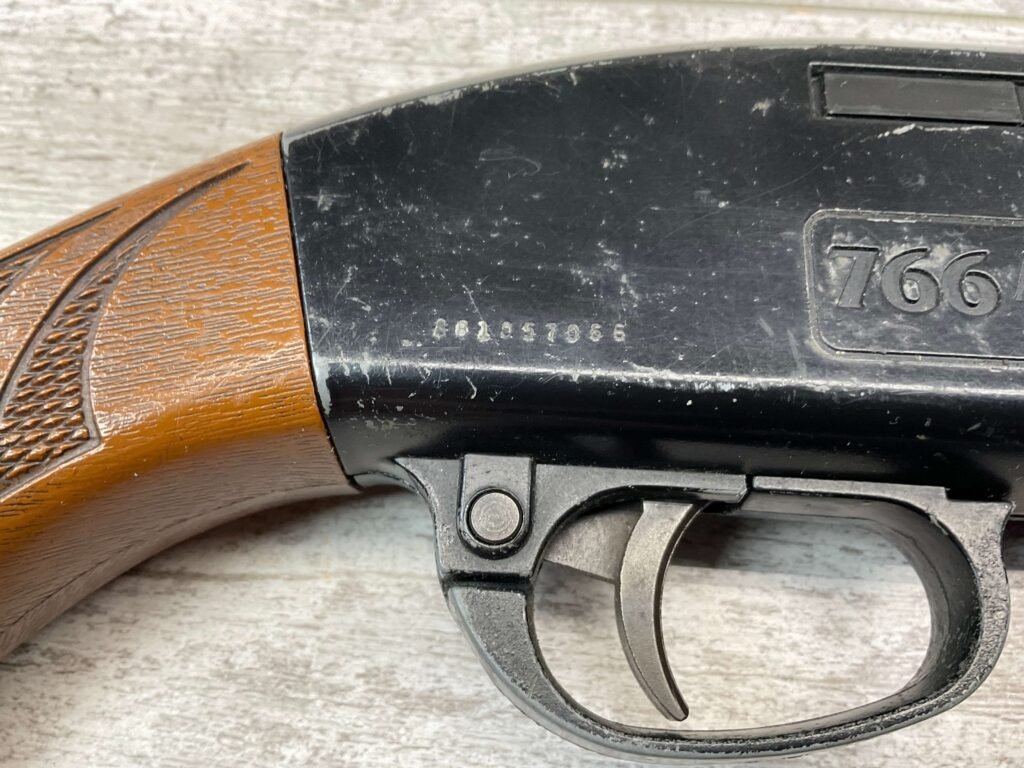 CROSMAN 766 AMERICAN CLASSIC .177 CAL AIR RIFLE, VINTAGE #5-08561-BDH