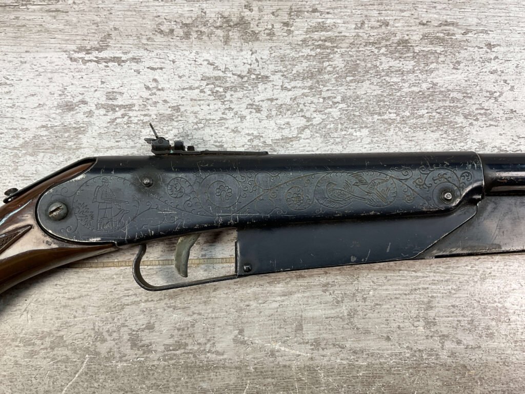 DAISY MODEL NO. 25 ENGRAVED AIR RIFLE, VINTAGE #5-08051-PF