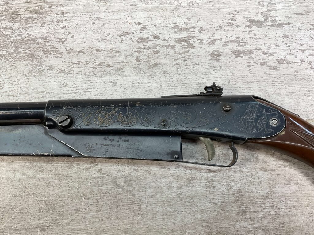 DAISY MODEL NO. 25 ENGRAVED AIR RIFLE, VINTAGE #5-08051-PF