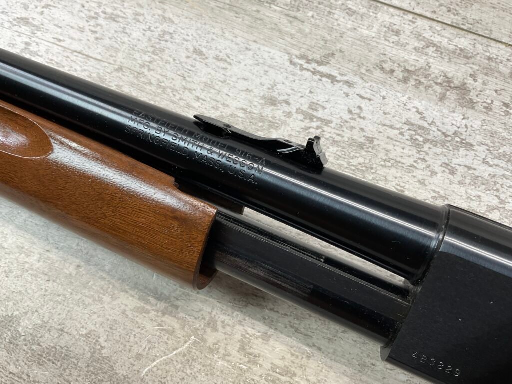 SMITH & WESSON MODEL 916.A TRENCH STYLE 12 GA PUMP SHOTGUN #5-08911