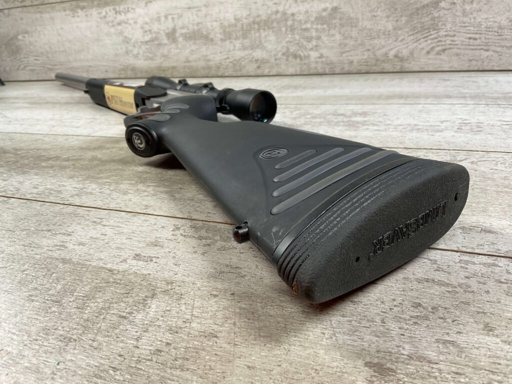 THOMPSON CENTER ARMS ENCORE 6.5 CREEDMORE SINGLE SHOT BREAK ACTION RIFLE W/LEUPOLD SCOPE, JAMES EARL JONES COLLECTION #5-10709