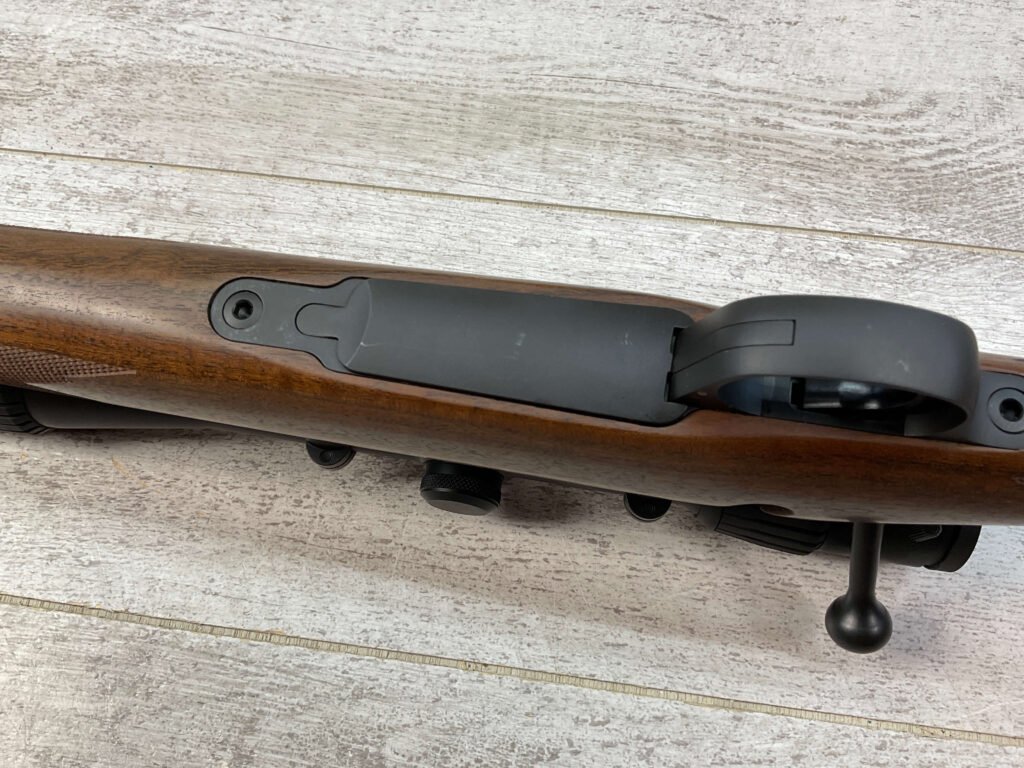 KIMBER 84M .223CAL LONGMAST CLASSIC BOLT ACTION RIFLE W/SCOPE #5-09506