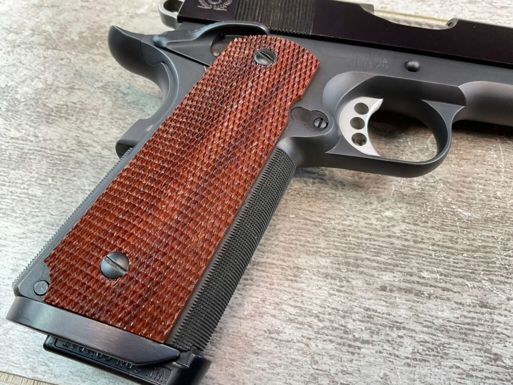 LES BAER CUSTOMS CASPIAN LS .45 ACP SEMI AUTO PISTOL, JAMES EARL JONES COLLECTION, CUSTOM #5-10789