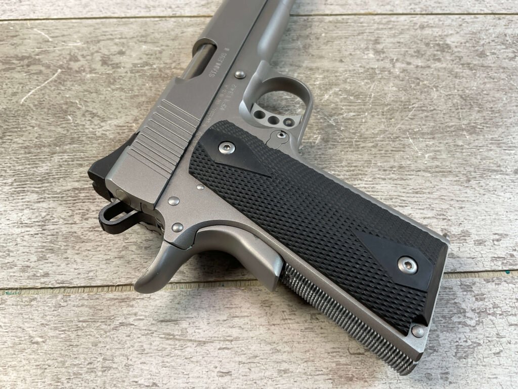 KIMBER STIANLESS II 9X25 SEMI AUTO PISTOL, JAMES EARL JONES COLLECTION #5-10817