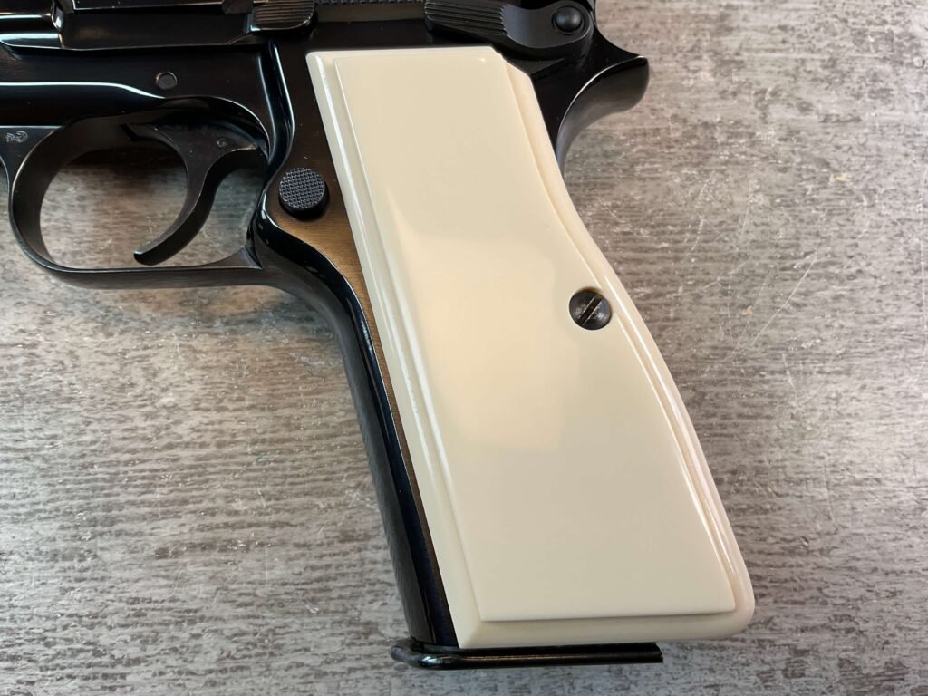 BROWNING HI POWER .40 S&W PISTOL, JAMES EARL JONES COLLECTION #5-10823