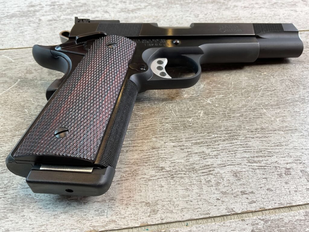 LES BAER 1911 CUSTOMS 400 COR-BON SEMI AUTO PISTOL, JAMES EARL JONES COLLECTION, CUSTOM #5-10825