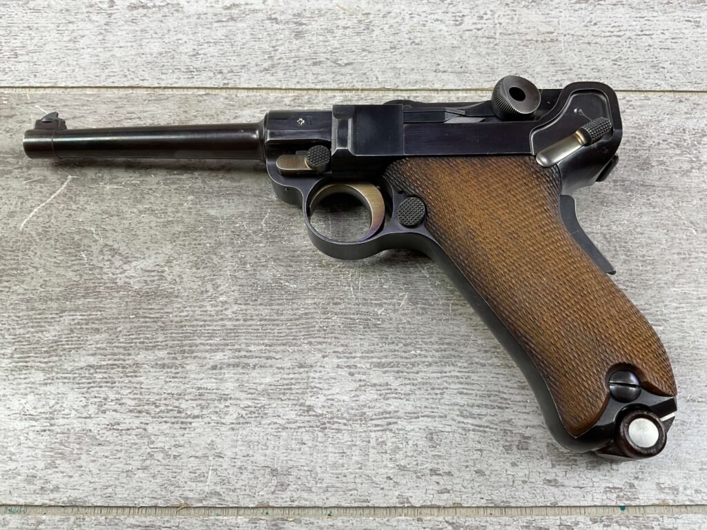 DWM 1900 SWISS 7.65MM LUGER P08 SEMI AUTO PISTOL, JAMES EARL JONES COLLECTION, MINTY & MATCHING #5-10867