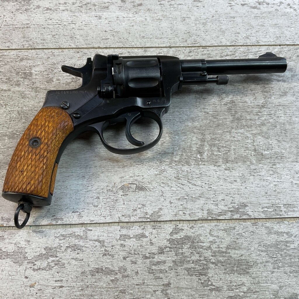 RUSSIAN NAGANT .32 S&W M1895 REVOLVER 1944 DATE TULA ARSENAL, JAMES EARL JONES "FAVORITES" COLLECTION #5-10880