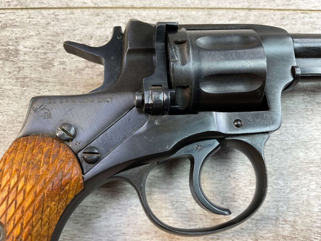 RUSSIAN NAGANT .32 S&W M1895 REVOLVER 1944 DATE TULA ARSENAL, JAMES EARL JONES "FAVORITES" COLLECTION #5-10880