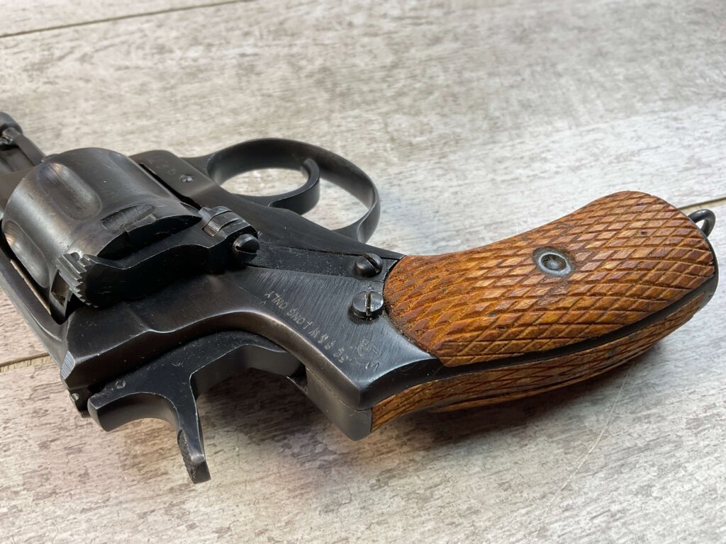 RUSSIAN NAGANT .32 S&W M1895 REVOLVER 1944 DATE TULA ARSENAL, JAMES EARL JONES "FAVORITES" COLLECTION #5-10880