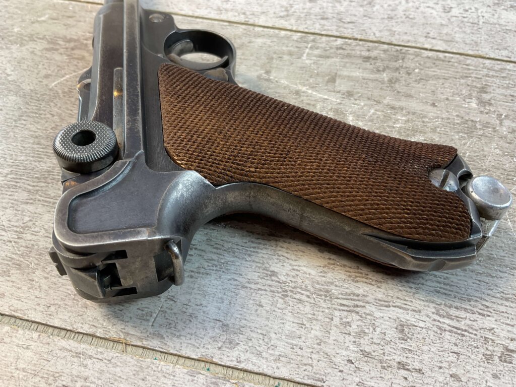 DWM LUGER P08 9MM SEMI AUTO PISTOL, RARE NAZI DEATH HEAD, JAMES EARL JONES COLLECTION #5-10897