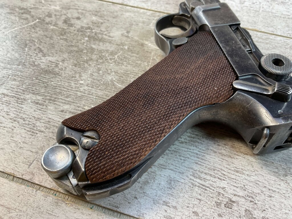 DWM LUGER P08 9MM SEMI AUTO PISTOL, RARE NAZI DEATH HEAD, JAMES EARL JONES COLLECTION #5-10897