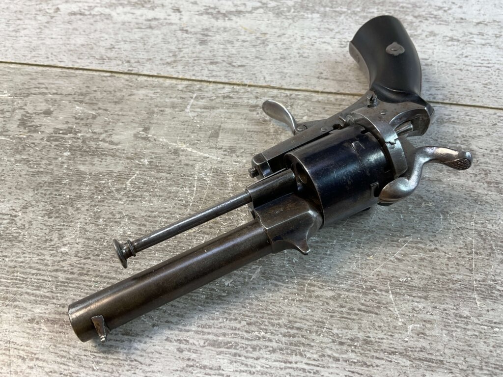 BELGIAN .32 PINFIRE REVOLVER, JAMES EARL JONES COLLECTION, ANTIQUE #5-10893