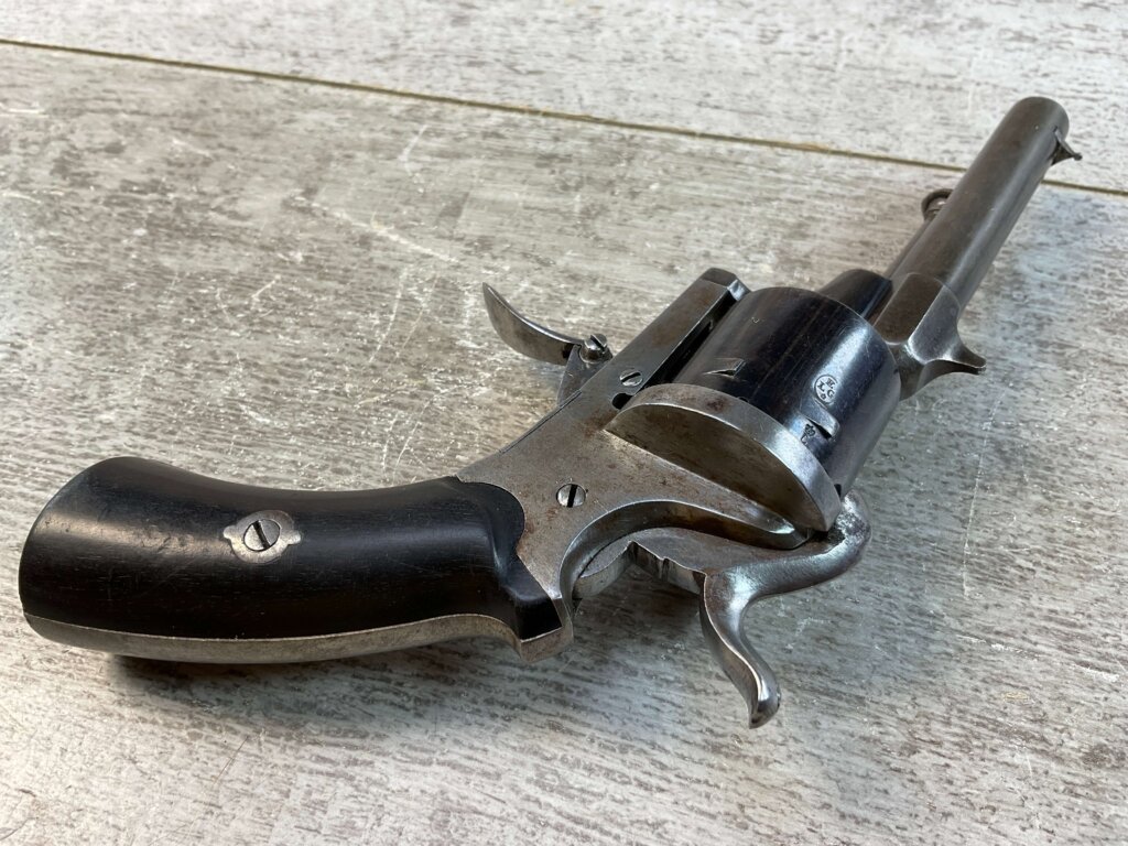 BELGIAN .32 PINFIRE REVOLVER, JAMES EARL JONES COLLECTION, ANTIQUE #5-10893