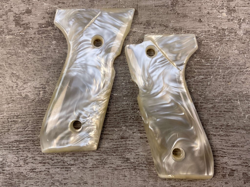 AJAX CUSTOM GRIPS BERETTA M92FS/96 & CENTURION WHITE PEARLITE COLORED GRIPS #5-11605