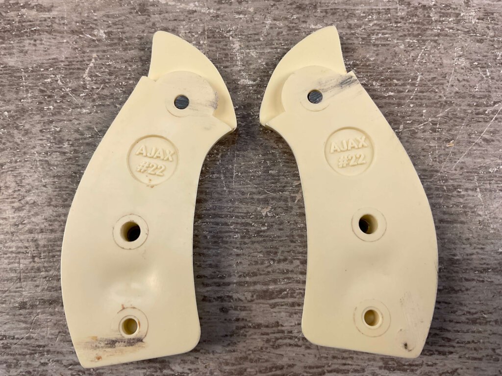 AJAX CUSTOM GRIPS 22 S&W "J" FRAME, ROUND BUTT, IVORY POLYMER COLORED GRIPS #5-11607