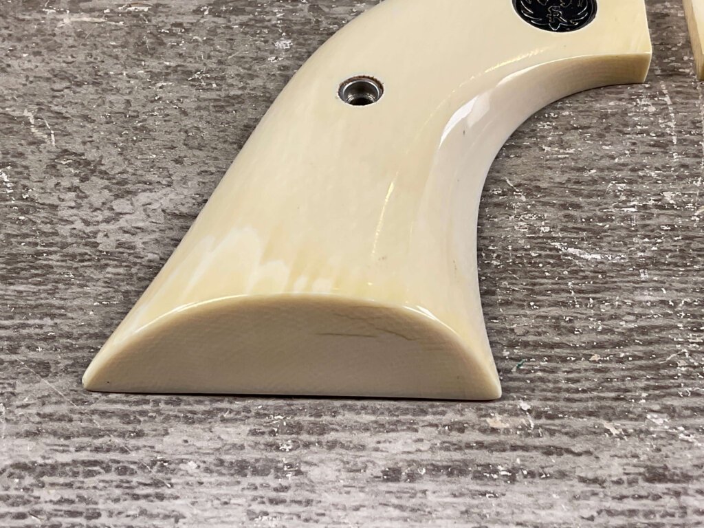 RUGER VAQUERO REAL IVORY GRIPS #5-11609