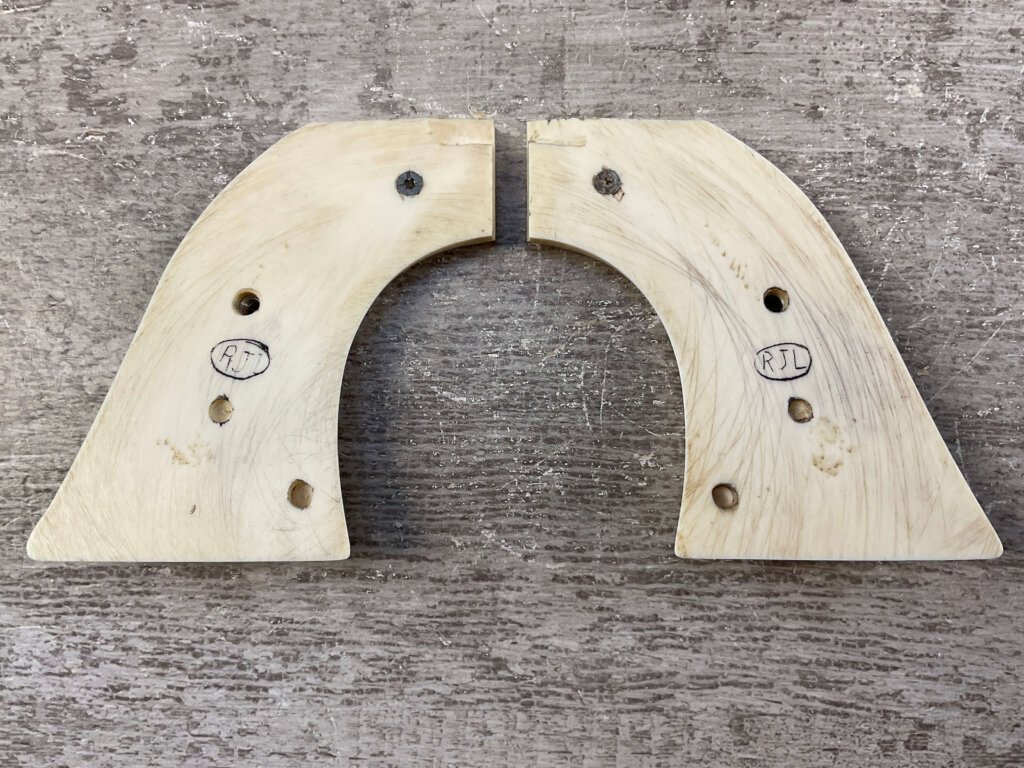 RUGER VAQUERO REAL IVORY GRIPS #5-11609
