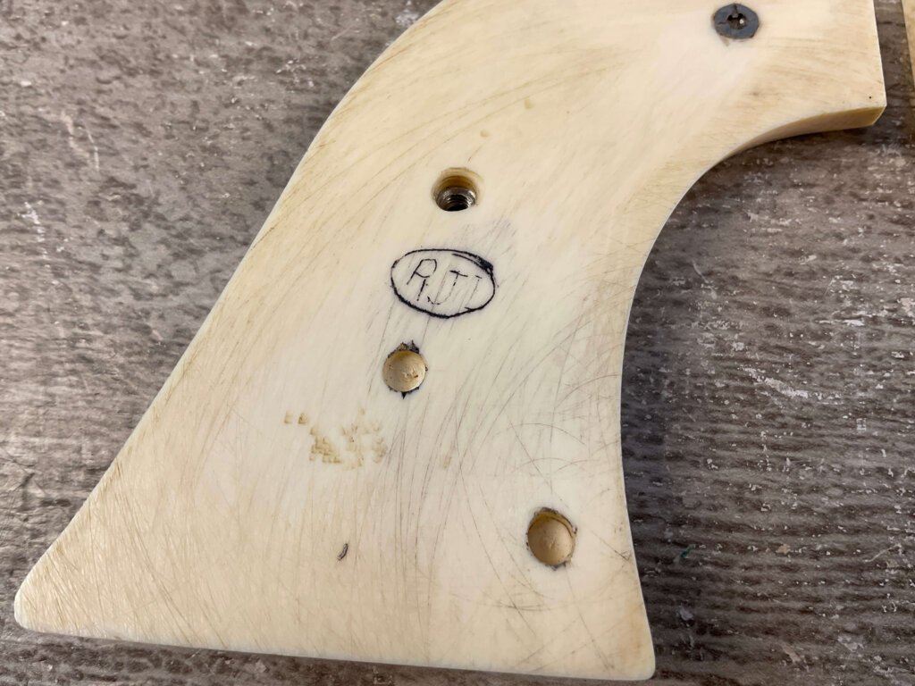 RUGER VAQUERO REAL IVORY GRIPS #5-11609