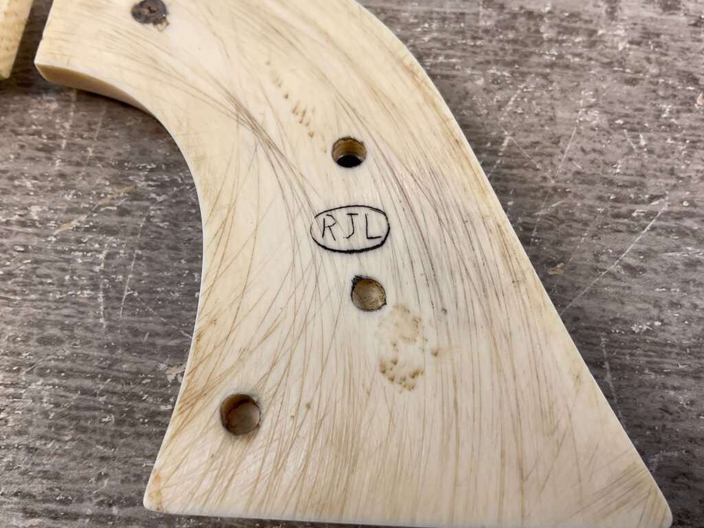 RUGER VAQUERO REAL IVORY GRIPS #5-11609