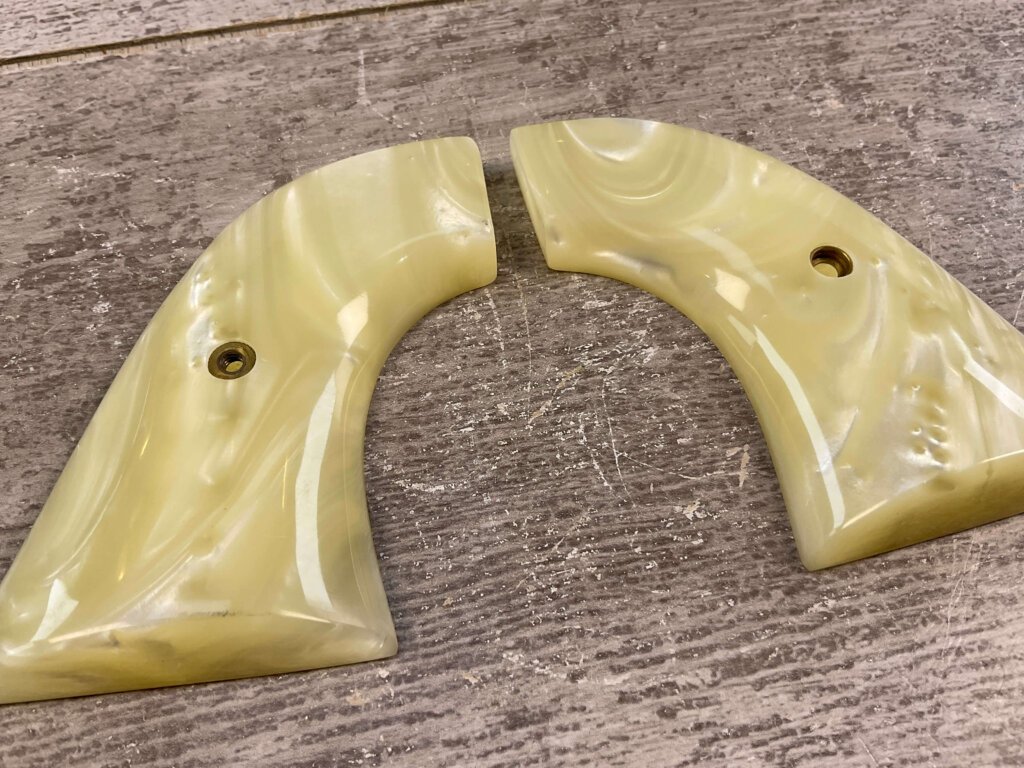 AJAX CUSTOM GRIPS COLT S A ARMY, WHITE PEARLITE COLORED GRIPS #5-11611