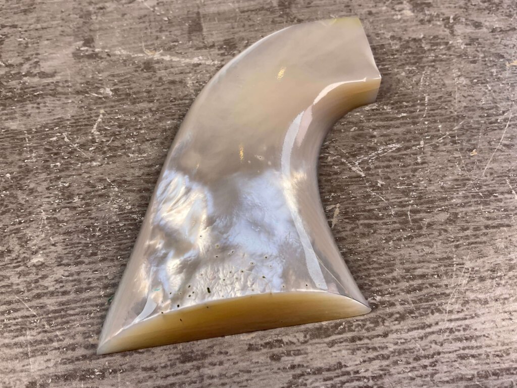 EAGLE GRIPS COLT S A ARMY, REAL PEARL RIGHT-SIDE GRIP #5-11613