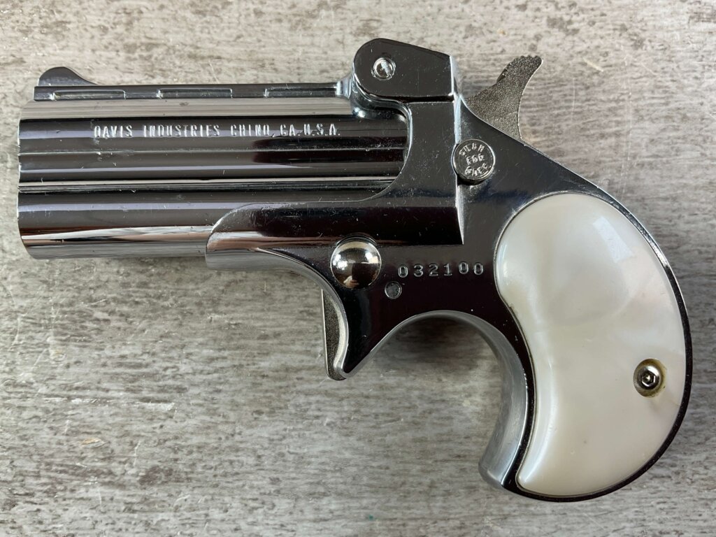 DAVIS INDUSTRIES D-25 .25 AUTO DERRINGER PISTOL, JAMES EARL JONES COLLECTION #5-10912