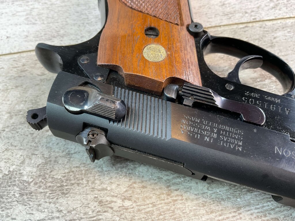 SMITH & WESSON 39-2 9MM SEMI AUTO PISTOL #6-01608-PF
