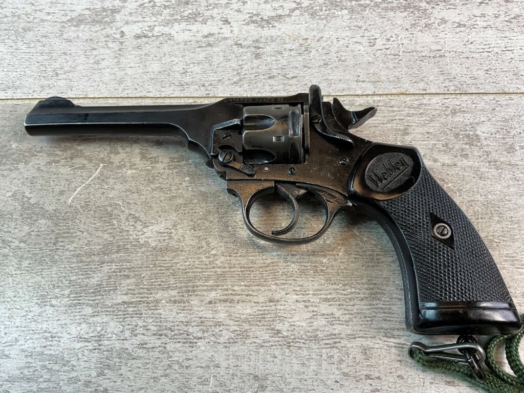 WEBLEY & SCOTT MARK IV 38/200 REVOLVER #6-01606-PF