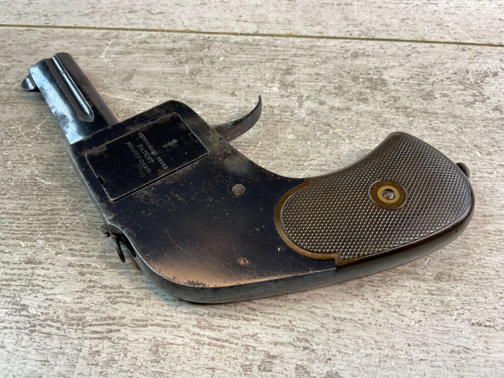 GERMAN BAR PISTOL .25ACP 4 SHOT ROTATING BREECH BLOCK W/FOLDING TRIGGER, JAMES EARL JONES COLLECTION, ANTIQUE #5-10924-PF