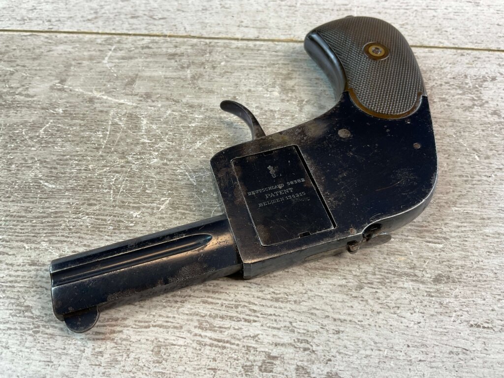 GERMAN BAR PISTOL .25ACP 4 SHOT ROTATING BREECH BLOCK W/FOLDING TRIGGER, JAMES EARL JONES COLLECTION, ANTIQUE #5-10924-PF