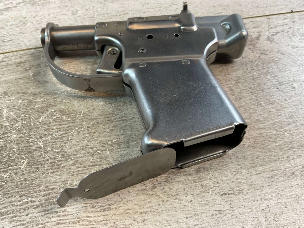 WWII FP-45 LIBERATOR PISTOL REPRODUCTION (MODEL 3), JAMES EARL JONES COLLECTION #5-10925-PF