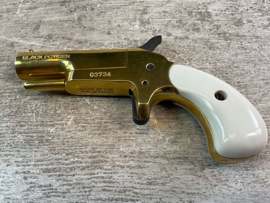 SHOOTERS ARMS .36 CAL BLACK POWDER DERINGER, JAMES EARL JONES COLLECTION, BLACK POWDER #5-10926-PF