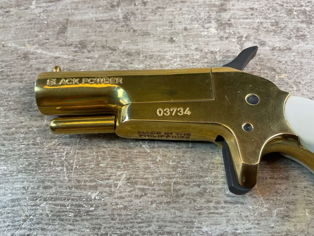 SHOOTERS ARMS .36 CAL BLACK POWDER DERINGER, JAMES EARL JONES COLLECTION, BLACK POWDER #5-10926-PF