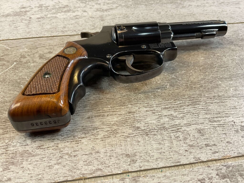 S&W CHIEFS SPECIAL 36-1 .38 SPECIAL REVOLVER, 1976 MFR #6-02117