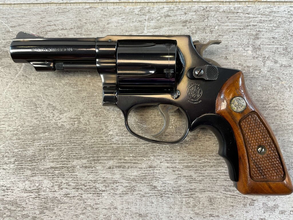S&W CHIEFS SPECIAL 36-1 .38 SPECIAL REVOLVER, 1976 MFR #6-02117