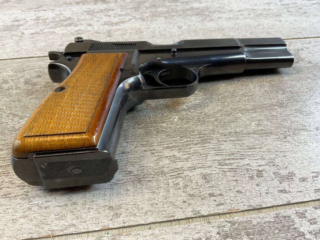 BROWNING HI POWER MADE IN BELGIUM .9MM SEMI AUTO PISTOL, 1971 MFR #6-02118