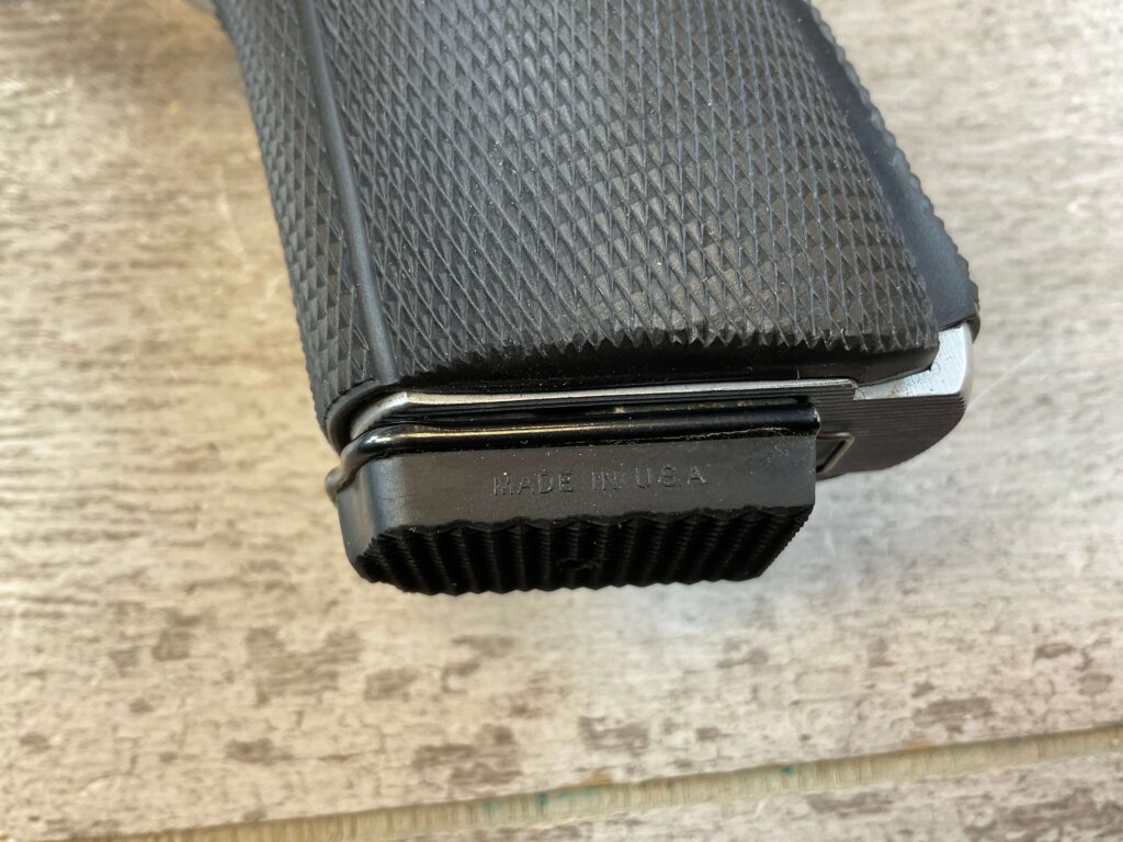 BROWNING HI POWER MADE IN BELGIUM .40 CAL SEMI AUTO PISTOL, MINTY #6-02120