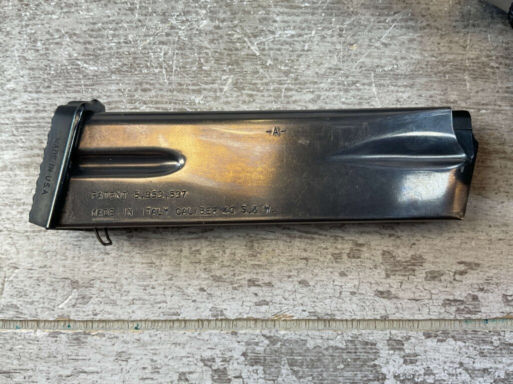 BROWNING HI POWER MADE IN BELGIUM .40 CAL SEMI AUTO PISTOL, MINTY #6-02120