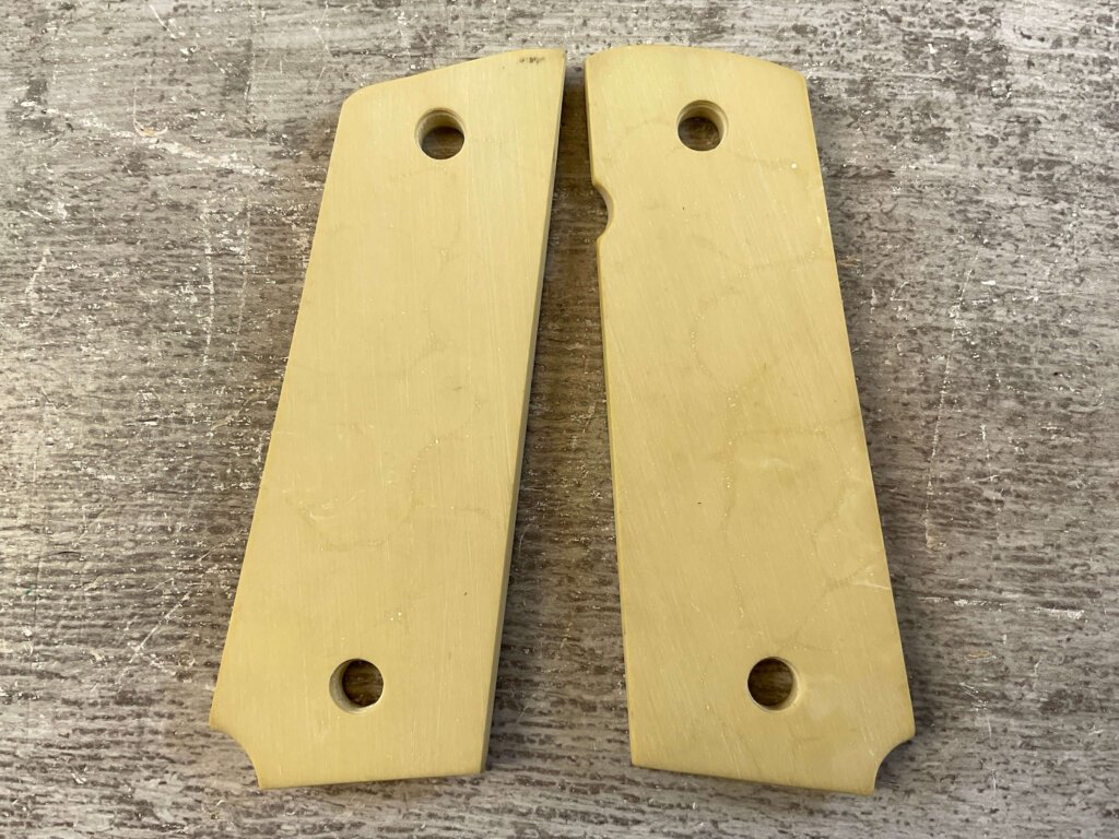 SID RYAN CUSTOM 1911 LION GRIPS, JAMES EARL JONES COLLECTION #5-11623