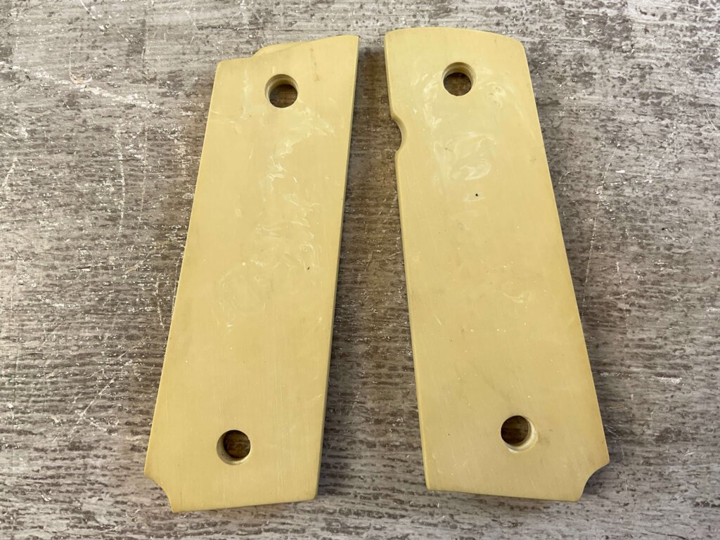 SID RYAN CUSTOM 1911 SKULL & SPADE GRIPS, JAMES EARL JONES COLLECTION #5-11624