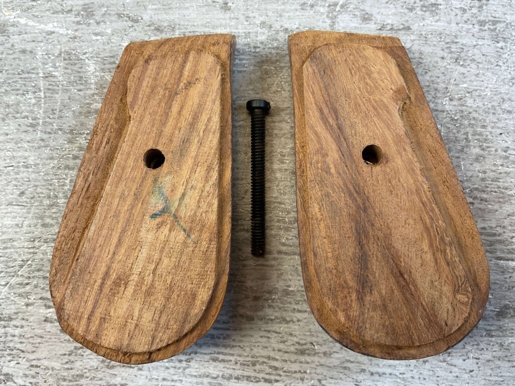 C96 BROOMHANDLE REPRODUCTION WOODEN GRIPS, JAMES EARL JONES COLLECTION #5-11628