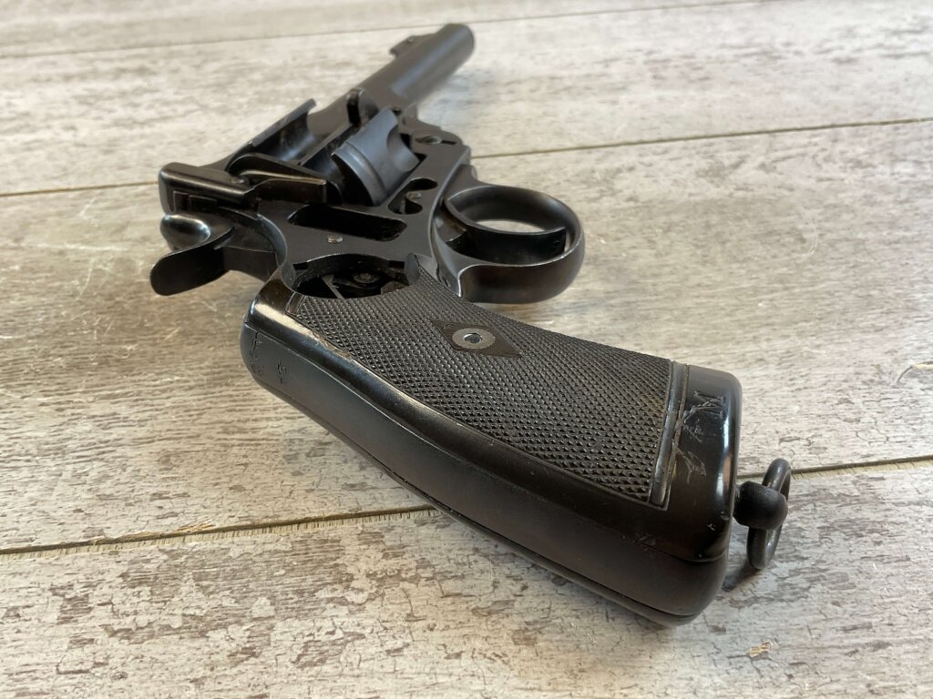 WEBLEY MARK VI .455 CAL FACTORY ARMORERS CUTAWAY REVOLVER, JAMES EARL JONES COLLECTION, RARE & MINTY #5-10977