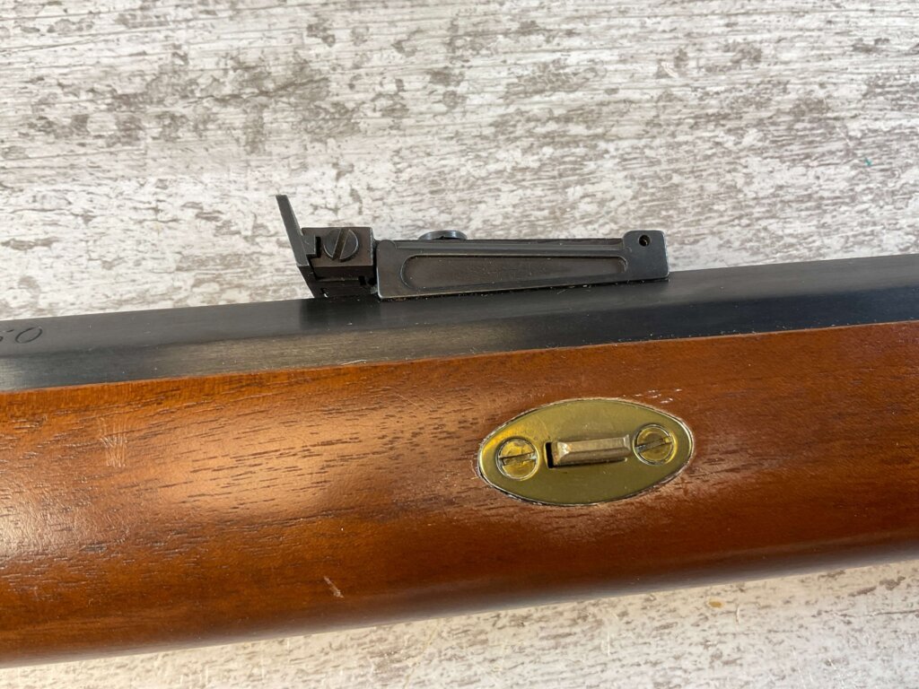 THOMPSON CENTER ARMS .50 CAL HAWKEN 28" HEAVY OCTAGON BBL PERCUSSION RIFLE, JAMES EARL JONES "FAVORITES" COLLECTION, ANTIQUE #5-11076