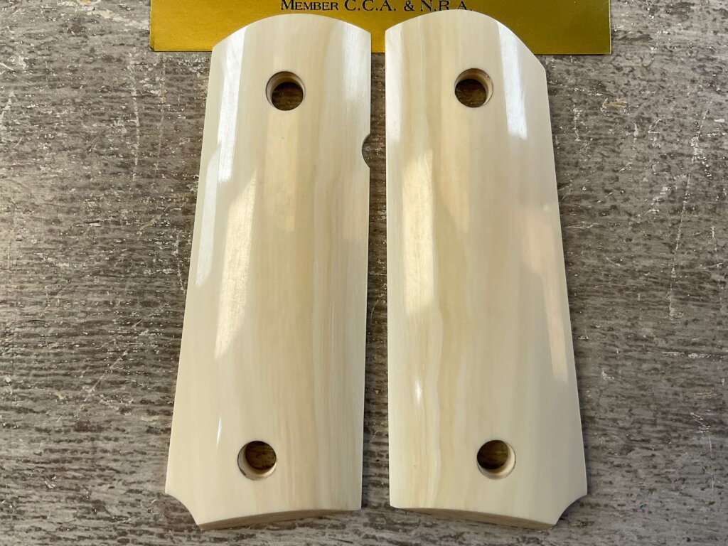 DAN CHESIAK HANDMADE COMMANDER 1911 REAL IVORY GRIPS, JAMES EARL JONES COLLECTION #5-11669