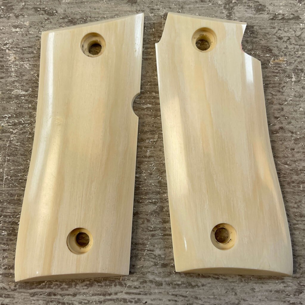 DAN CHESIAK HANDMADE COLT MUSTANG 380 POCKETLITE REAL IVORY GRIPS, JAMES EARL JONES COLLECTION #5-11670