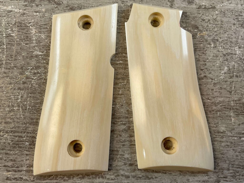 DAN CHESIAK HANDMADE COLT MUSTANG 380 POCKETLITE REAL IVORY GRIPS, JAMES EARL JONES COLLECTION #5-11670